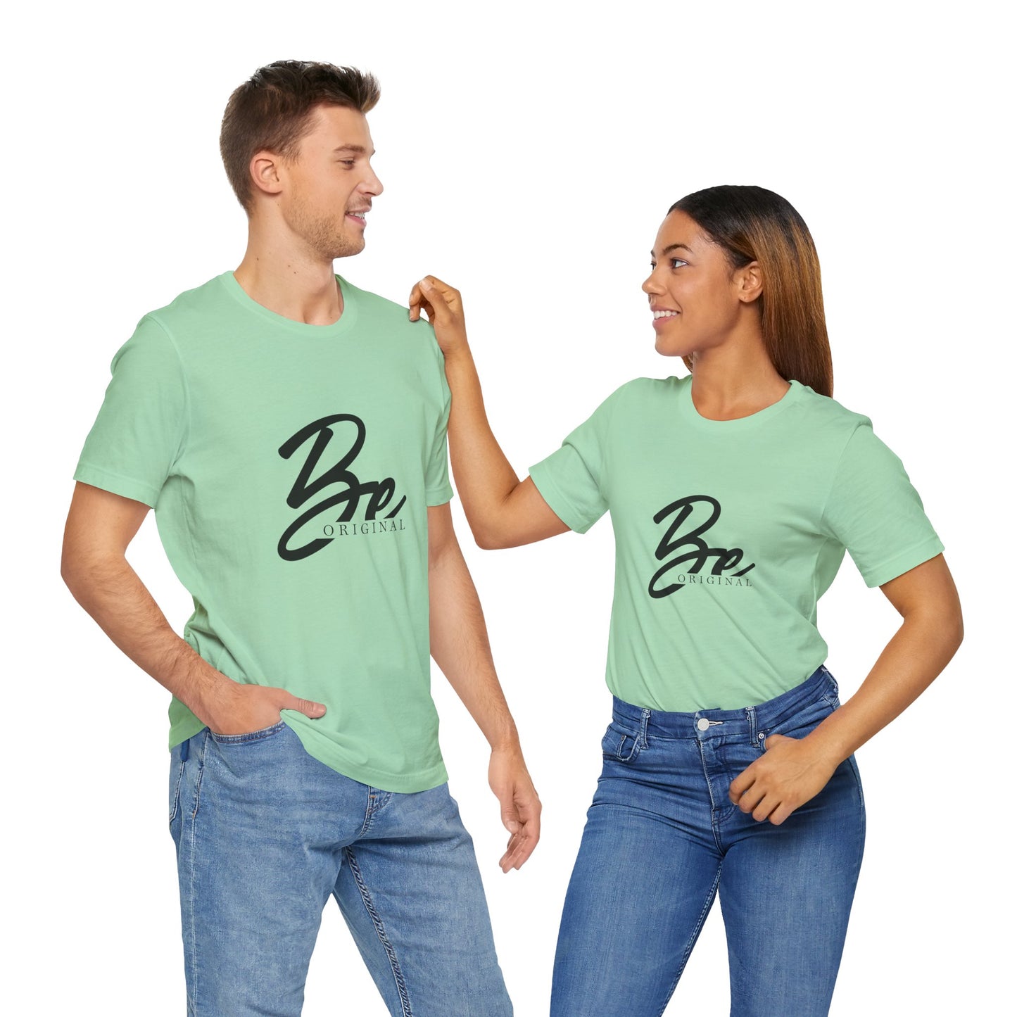 Stylish Unisex Short Sleeve Tee with 'B' Original Design, Casual T-Shirt, Everyday Wear, Gift for Him/Her, Trendy Fashion Tee, Summer Style