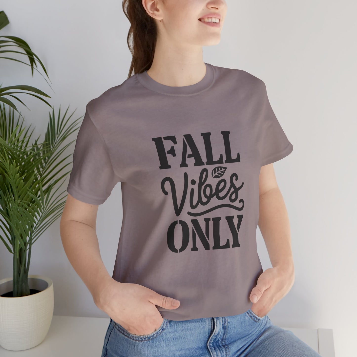 Unisex Fall Vibes Short Sleeve Tee, Casual Autumn Shirt, Seasonal Graphic Tee, Perfect for Thanksgiving, Cozy Fall Outfit